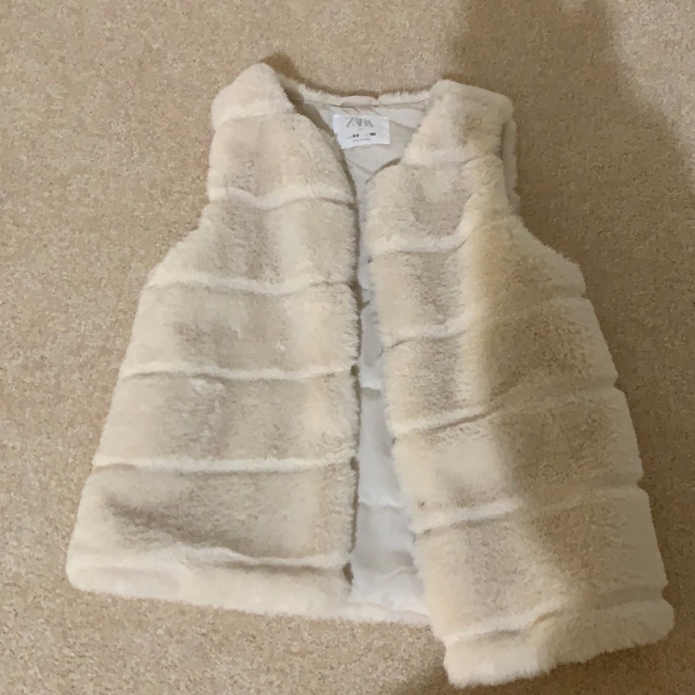 Zara girls faux fur vest 8-9